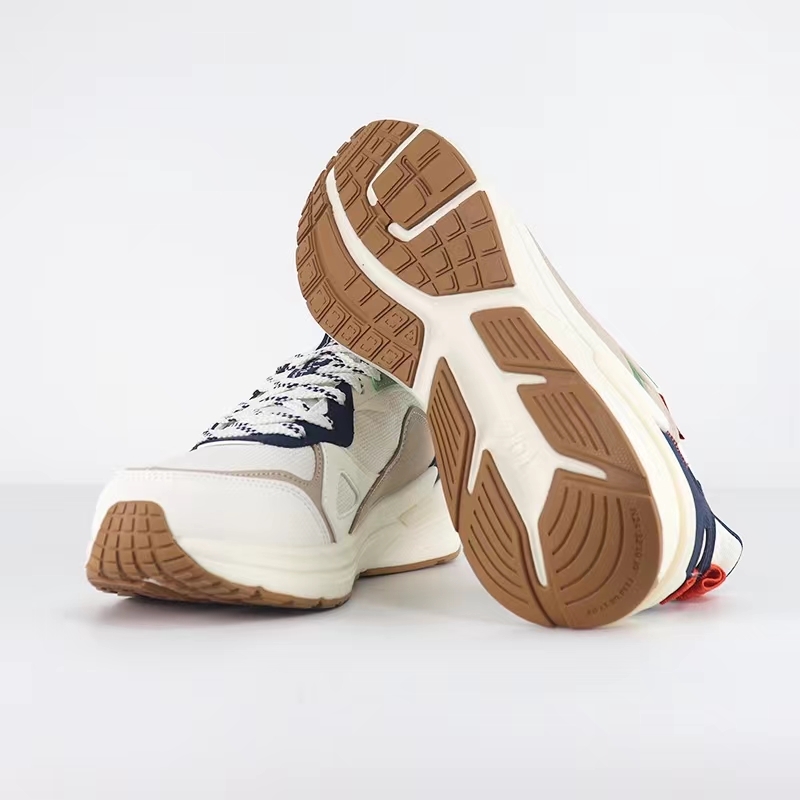 五环体育网上商城hiwuhuan.com-运动鞋服1-8折起，户外品牌低至1折 