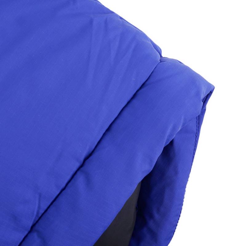 男子连帽户外羽绒服