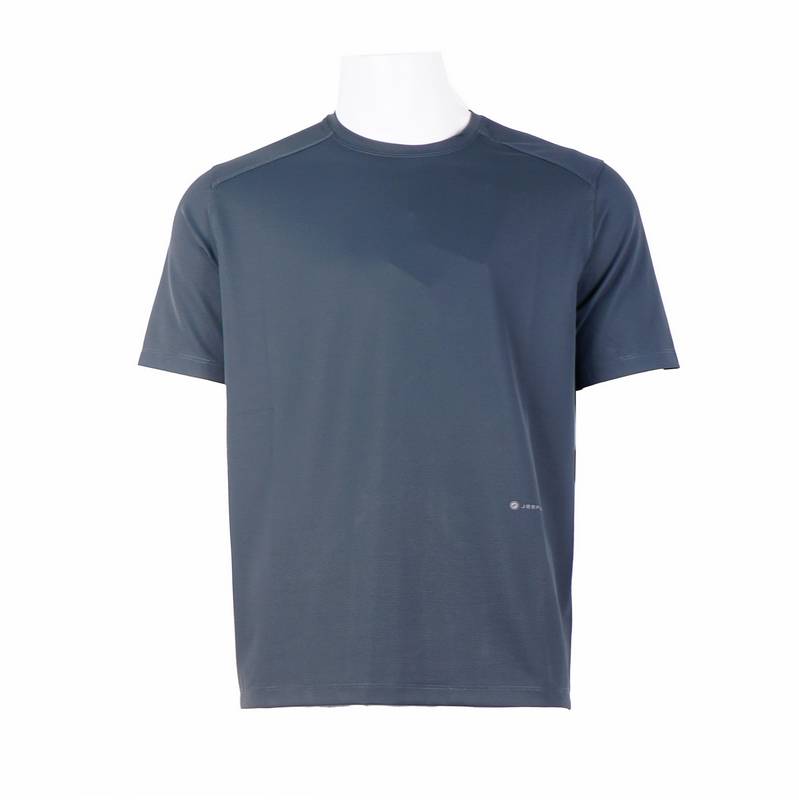 男子圆领短袖T恤