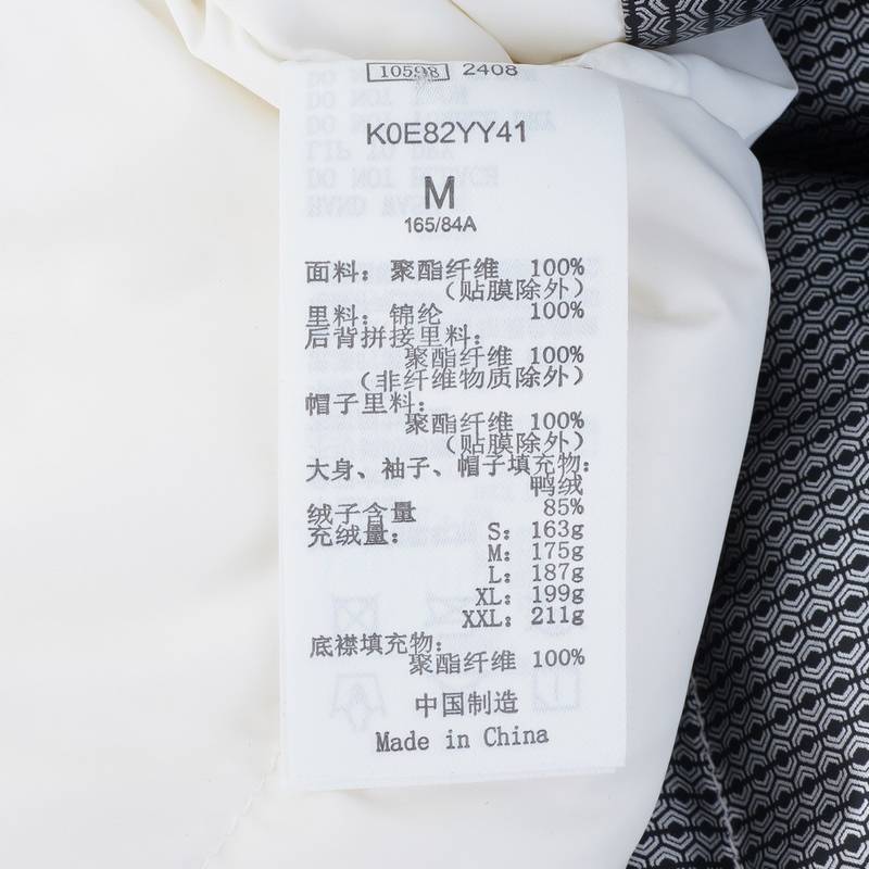 女连帽运动休闲加厚羽绒服