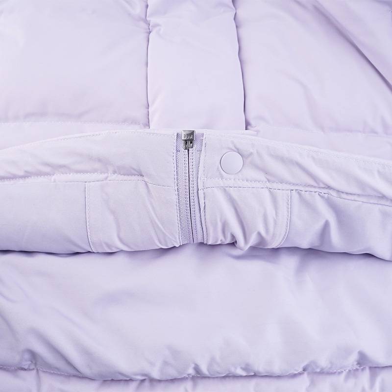 女子短款羽绒服