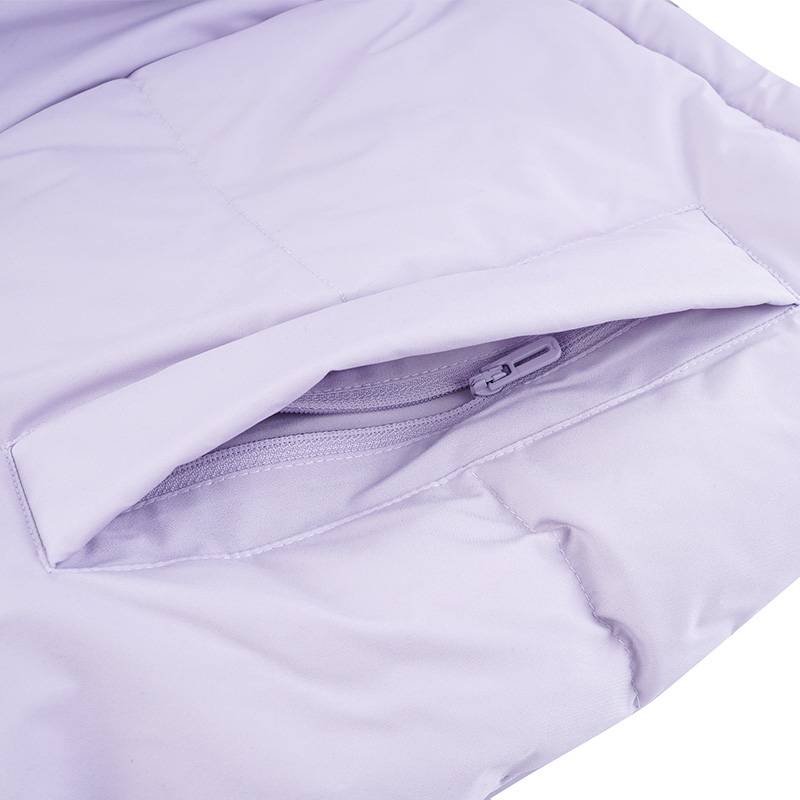 女子短款羽绒服