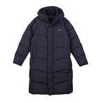 男子长款羽绒服