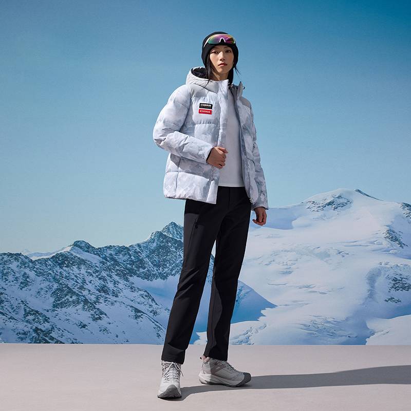 女子防风炽热科技冰甲羽绒服