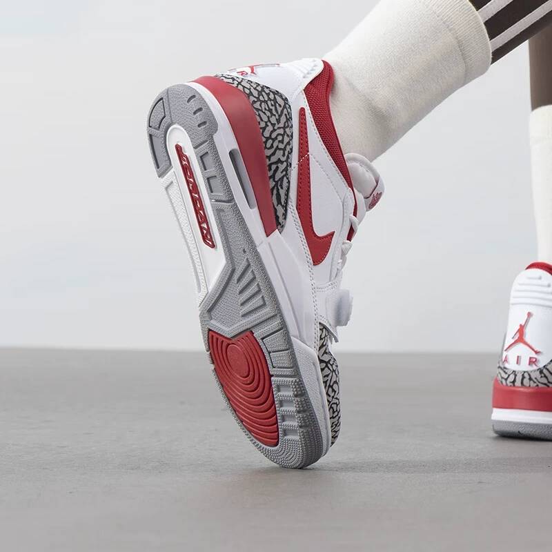 女子AIR JORDAN运动训练篮球鞋FQ7827-106