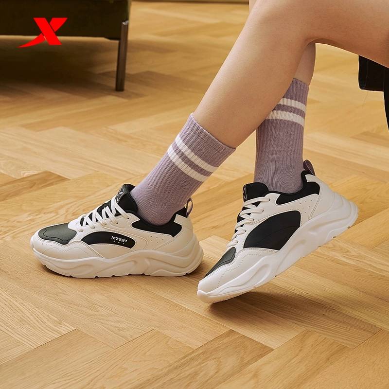 女子皮面轻便跑步运动老爹鞋子