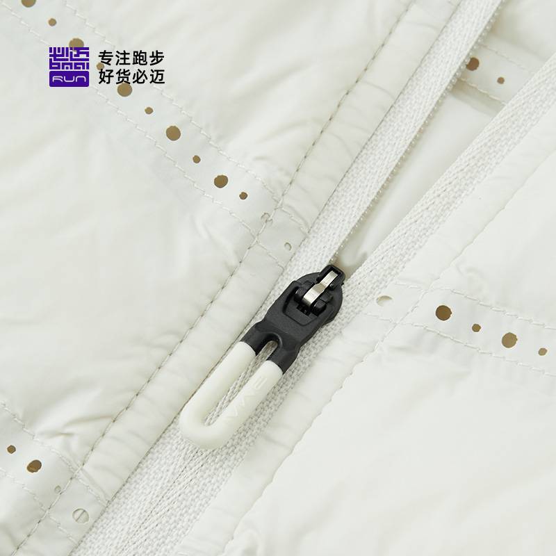 女子跑步轻量鹅绒马甲v3古白色FRWL006-2