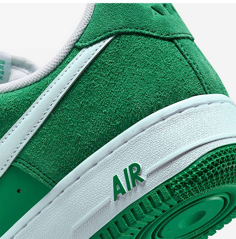 Air Force 1男士经典轻便透气休闲板鞋IB6388-300