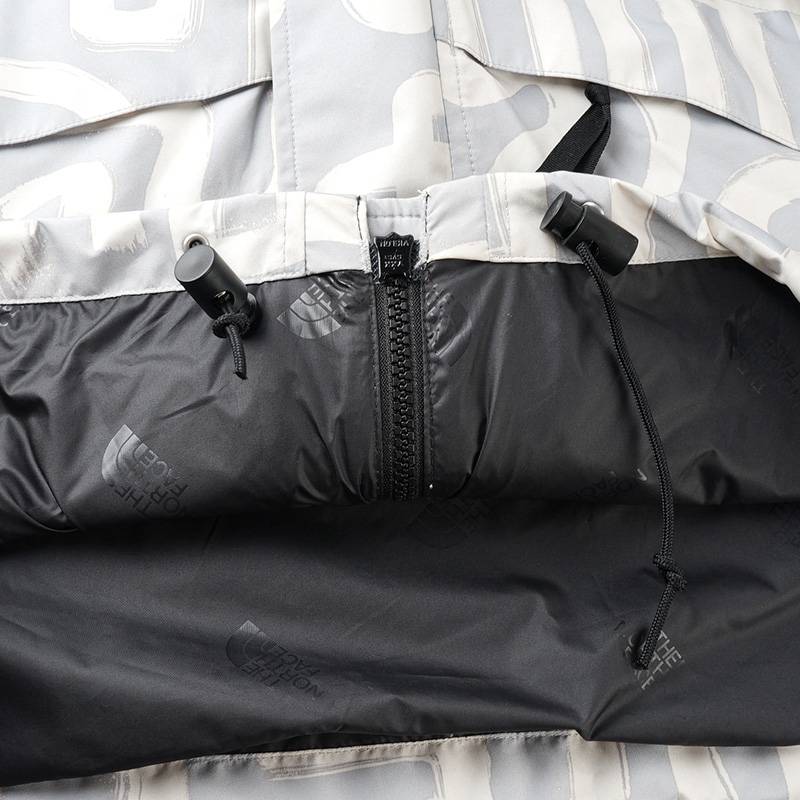 1986系列男女同款拼色防水防风连帽透气刺绣标冲锋衣夹克NF0A8AKJ8H11