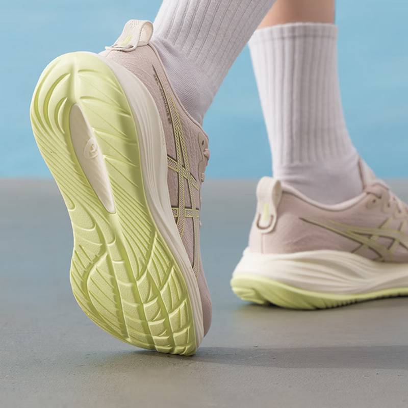 女子健身训练缓震舒适透气休闲跑步鞋 1012B772-250