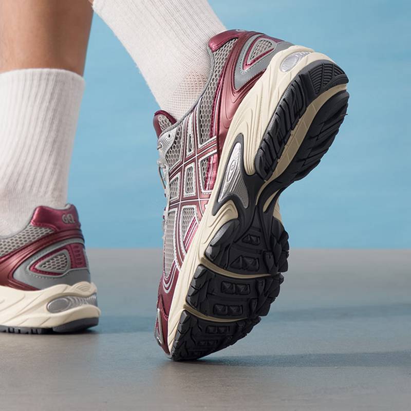 男女同款GEL-KAHANA TR V4运动鞋时尚复古休闲鞋子 1203A866-020