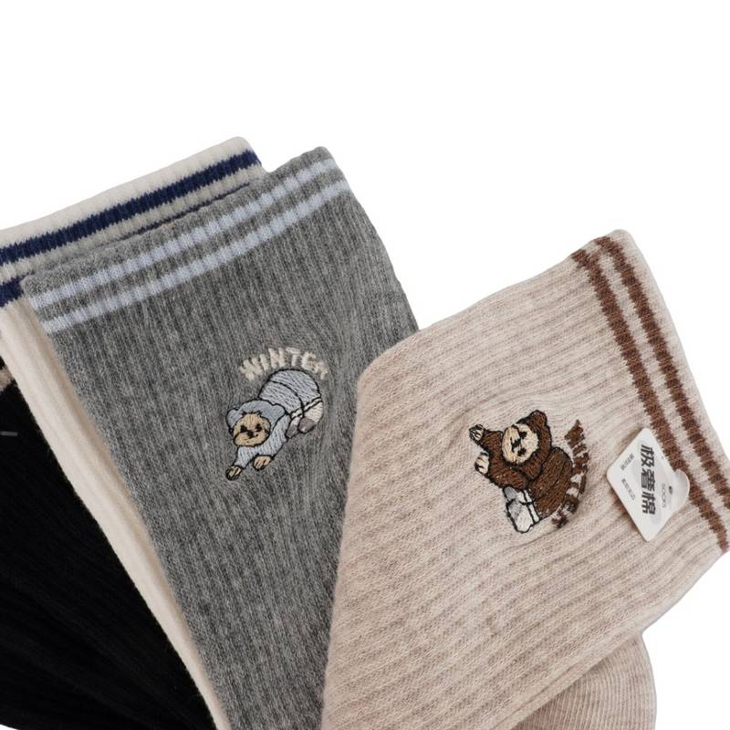 女子高筒休闲袜三双装（颜色随机）