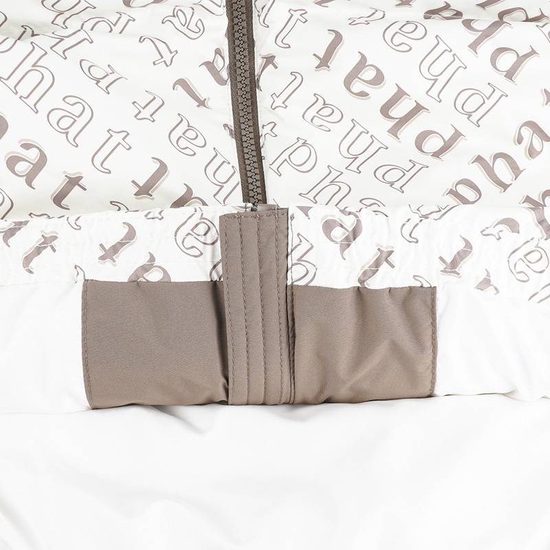 女子时尚休闲拼接印花加厚保暖羽绒服