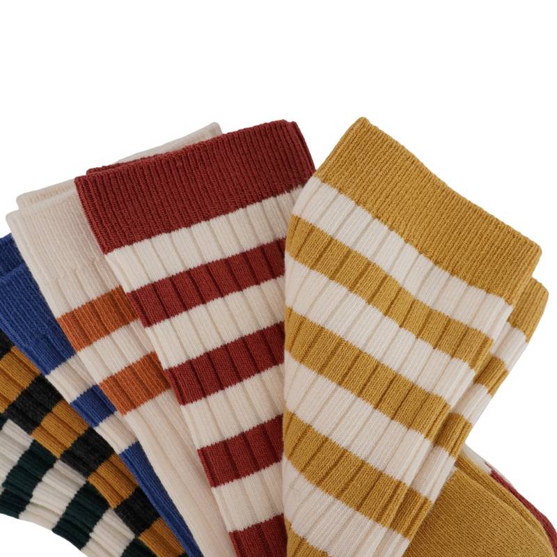 男女同款长袜三双装（颜色随机）