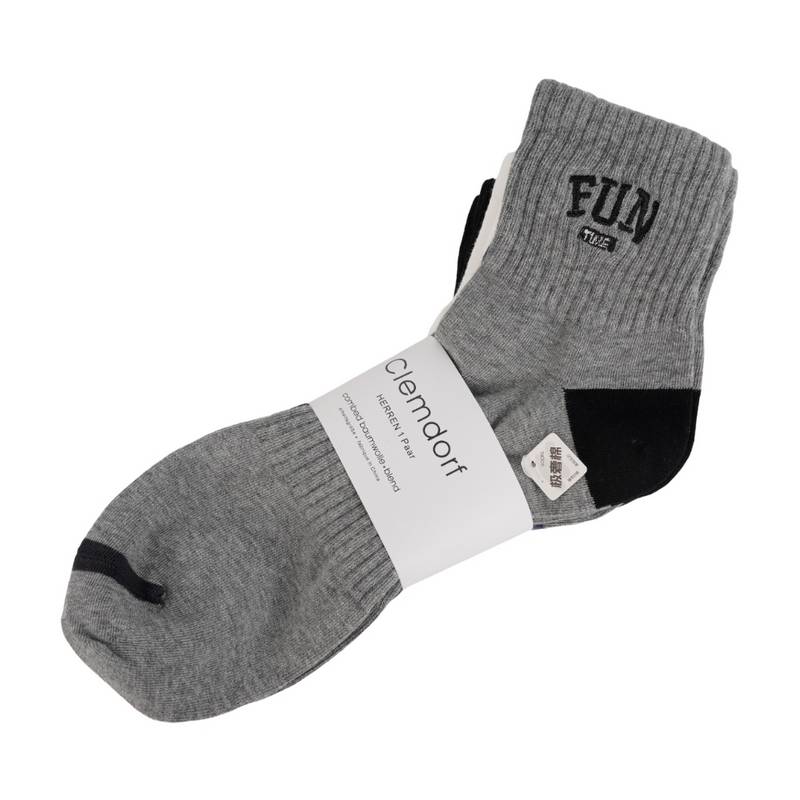 男子运动休闲中筒袜三双装（颜色随机）