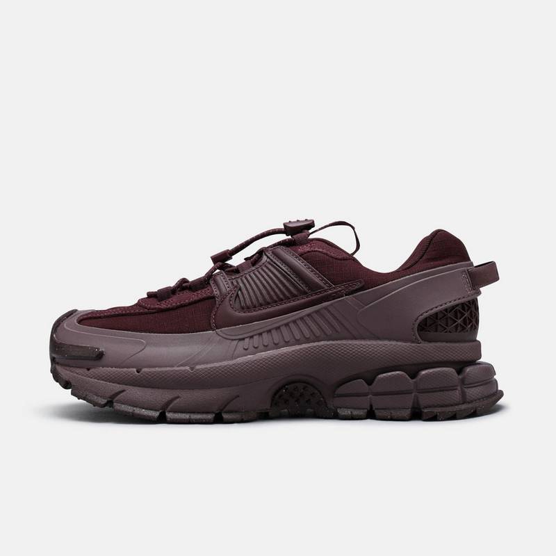 女子迈柔ZOOM VOMERO ROAM运动老爹鞋跑步鞋HQ2181-500