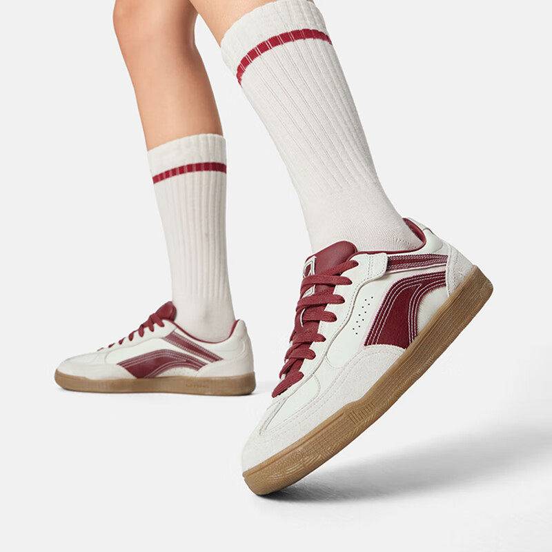 女子心流 SLIM经典舒适运动休闲板鞋AGCW122-8